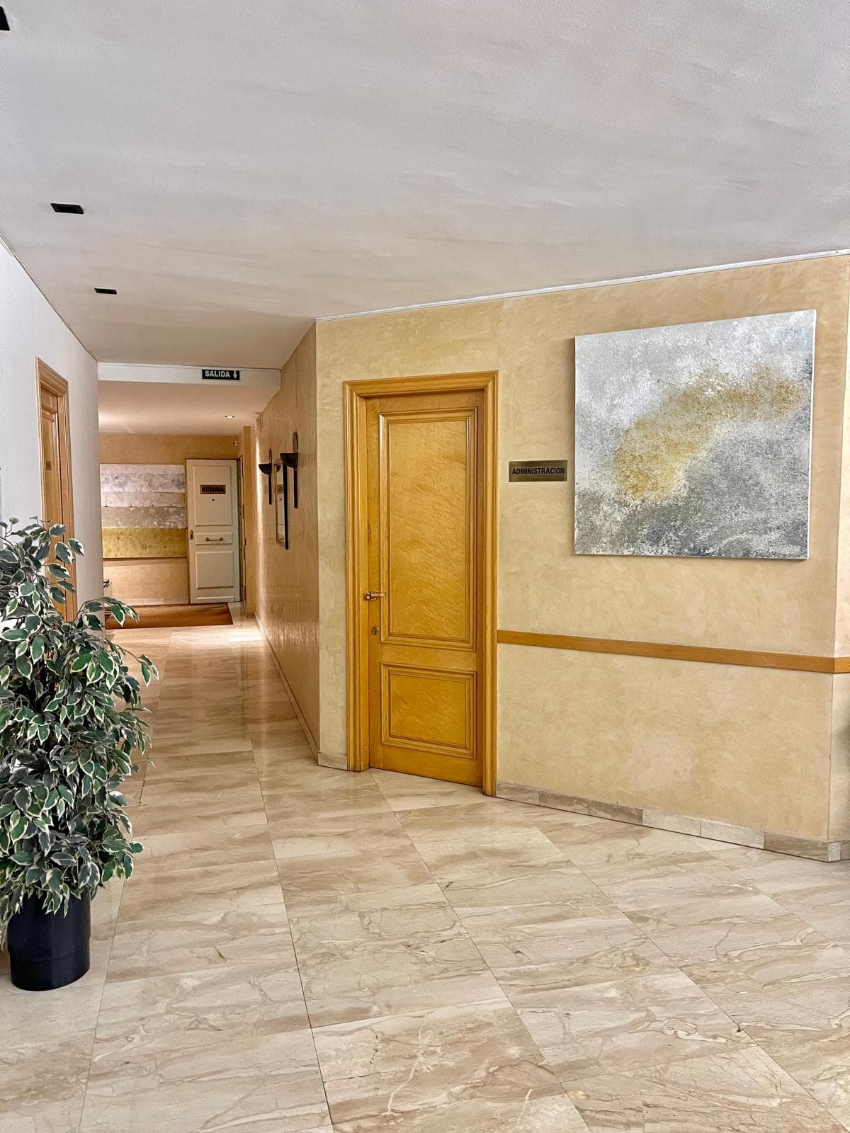 Sala de firma de documentos en Notaría Tuset 5